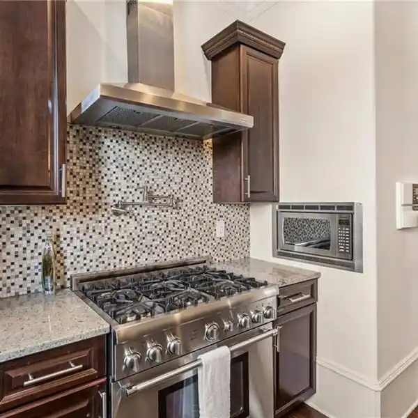 FOUR-STORY TOWNHOME IN THE OLD FOURTH WARD