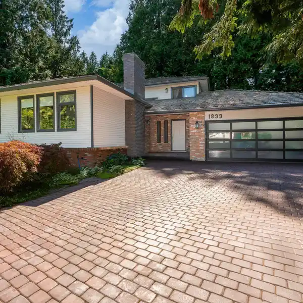 PRIVATE HOME WITH EXPANSIVE DECK AND TIMELESS CHARM