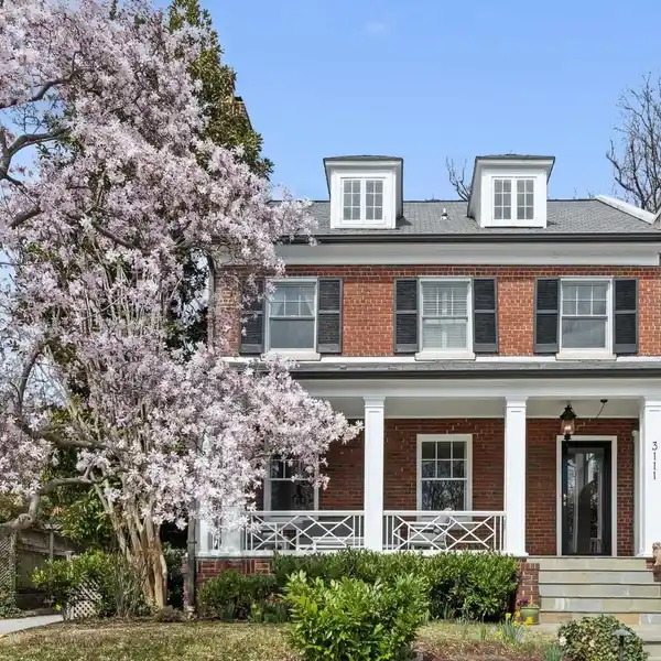 HISTORIC WARMTH MEETS CONTEMPORARY COMFORT