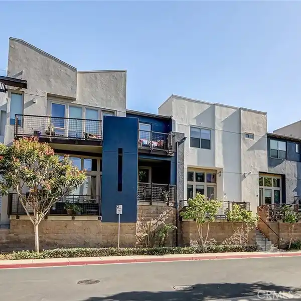SPACIOUS HOME IN FUSION AT SOUTH BAY