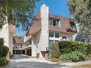 Amazing Townhome Near All Amenities