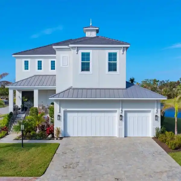 MODERN LUXURY WITH COASTAL TRANQUILITY