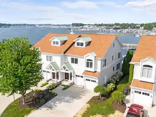 Waterfront Townhome on Catawba Island