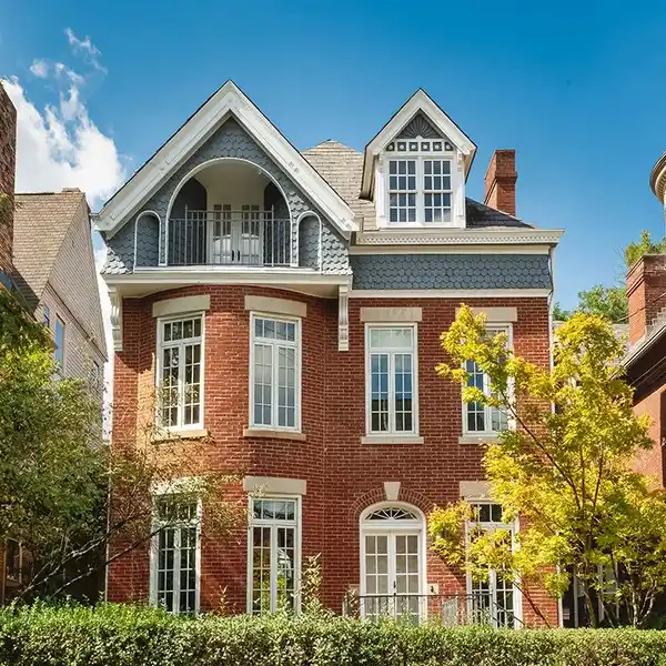 MAJESTIC VICTORIAN HOME ON A PEACEFUL STREET