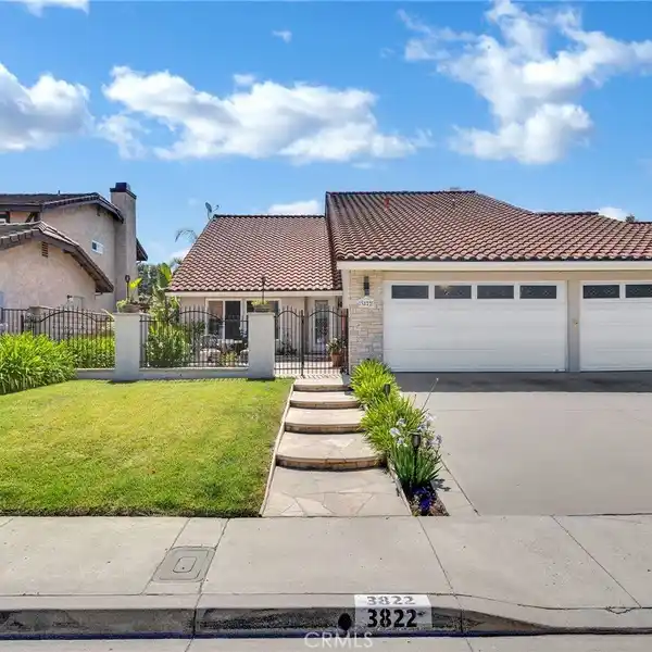 ELEGANT HOME BLENDS TIMELESS SOPHISTICATION WITH MODERN UPGRADES