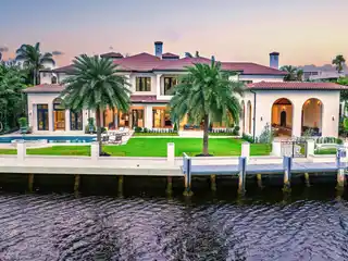 Ideally Located and Newly Remastered Intracoastal Estate
