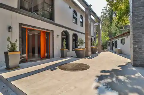 Modern Palace in Bishopscourt with Luxury Amenities