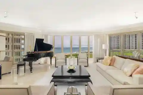Oasis Penthouse with 360° Ocean and Intracoastal Views