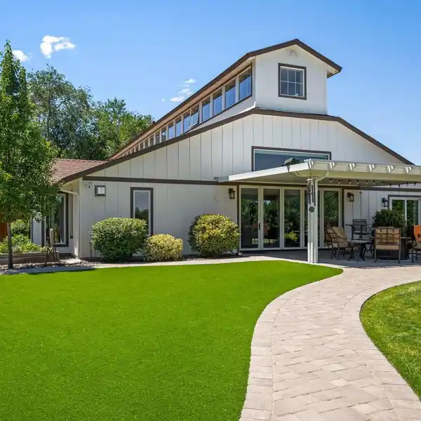 EXTRAORDINARY ESTATE ON 3.1 GATED ACRES