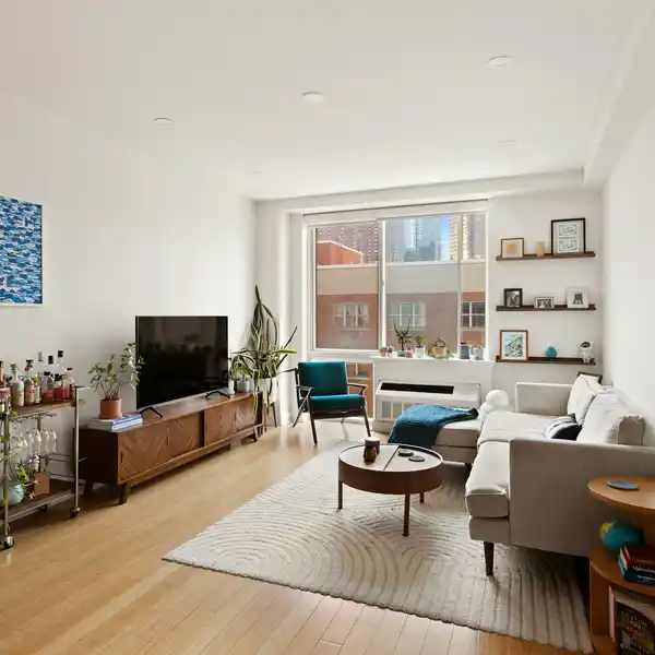 DUPLEX PENTHOUSE WITH PRIVATE TERRACE