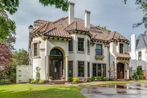Spacious Highland Park Condo Near Downtown