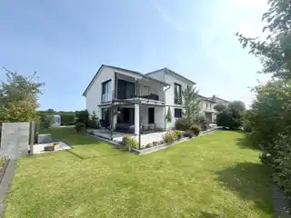 Dreamlike and Spacious Detached House