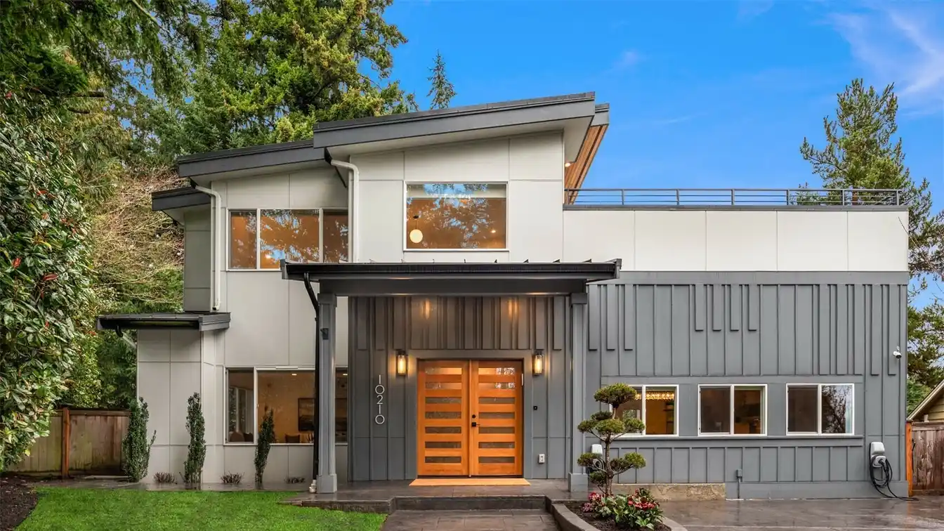 Stunning Modern-style Home