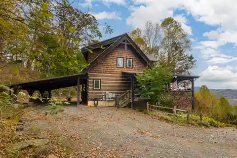 Artisan Luxury with Endless Mountain Views