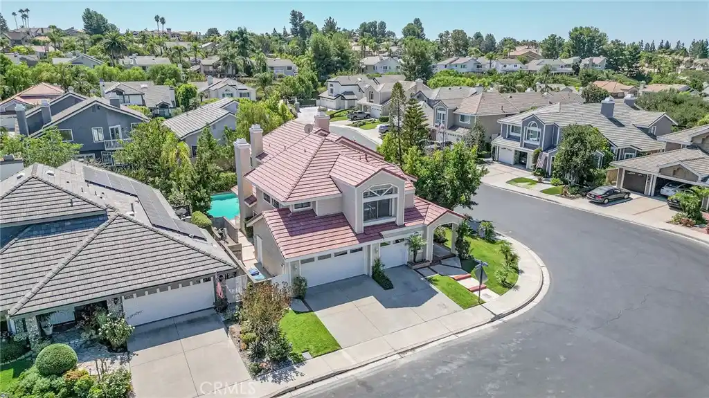 Beautiful Five Bedroom Home in Gated Canyon Crest Estates
