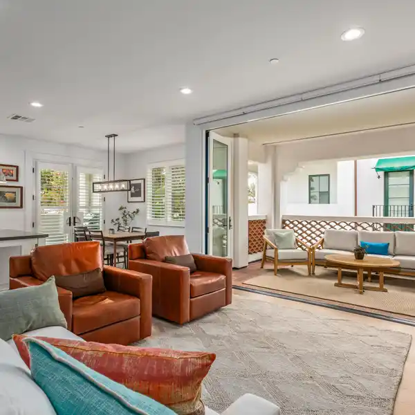 ELEGANT SINGLE-LEVEL ESTANCIA HOME