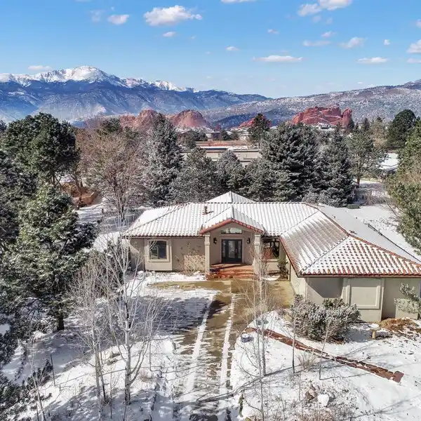 STUNNING RANCH HOME IN DESIRABLE GATED COMMUNITY OF KISSING CAMELS