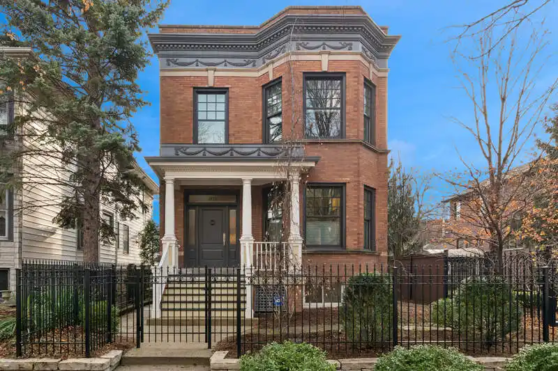 Meticulously Updated Lakeview Home