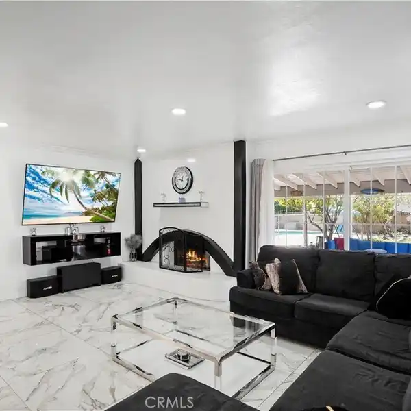 IMMACULATE HOME IN A SOUGHT-AFTER NEIGHBORHOOD