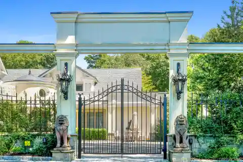 Transitional Style Mini Estate on 4.7 Acres