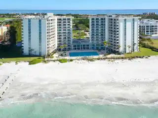 Manhattan Style Beachfront Condo with Sweeping Bay and Gulf Views