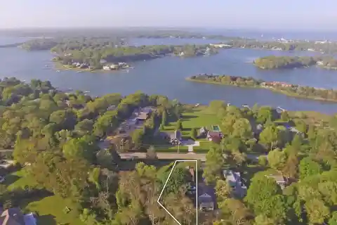 Delightful Home with Views of Sag Harbor Cove