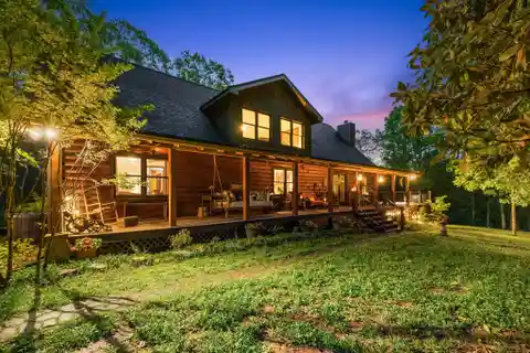Countryside Serenity Meets Luxury Living