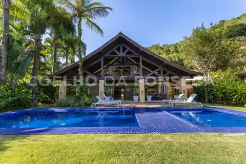 Unique Property in Exclusive Praia Da Baleia