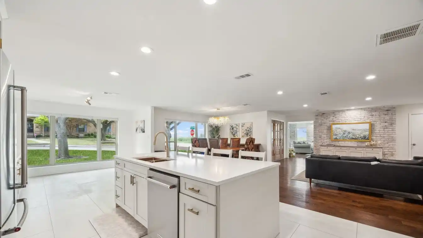 Beautifully Updated Home in Oak Highlands Estates