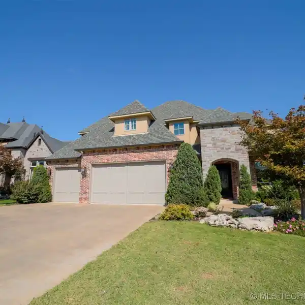 GORGEOUS FRESHLY UPDATED HOME