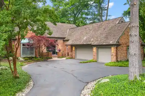 Beautifully Updated Bloomfield Club Home