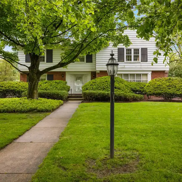 TRADITIONAL BEAUTY WITH SPACIOUS LIVING AREAS
