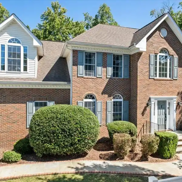 SECLUDED MOUNT VERNON HOME WITH STONE PATIOS