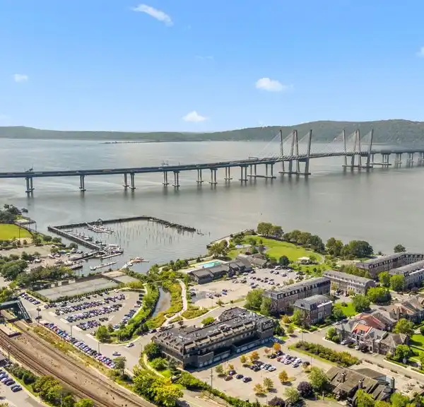 WATERFRONT LIVING AT HUDSON HARBOR
