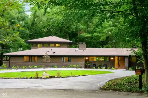 Long & Low Contemporary Ranch
