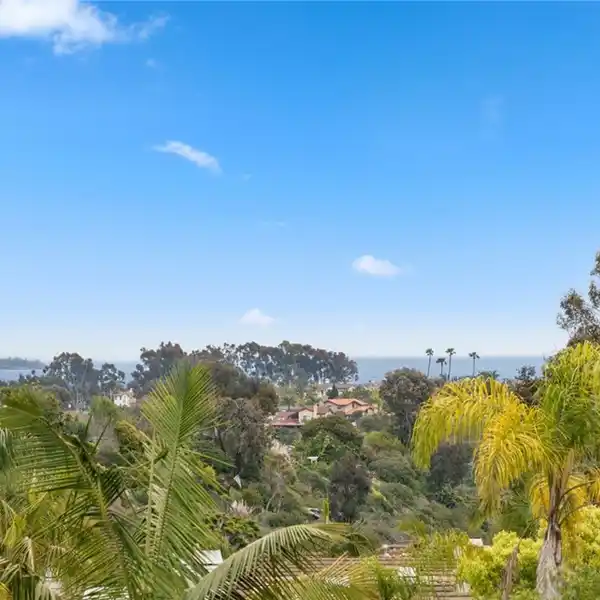 INCREDIBLE LOCATION IN THE MARINITA TOWNHOMES