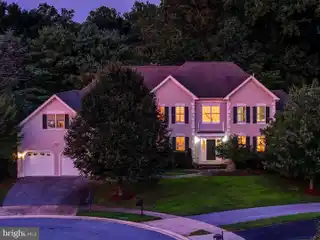 Gorgeous and Expansive Home