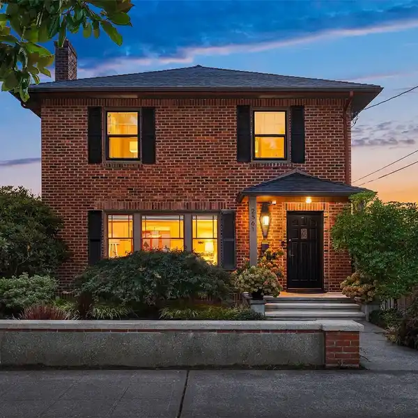 ONE-OF-A-KIND 1924 MAGNOLIA COLONIAL