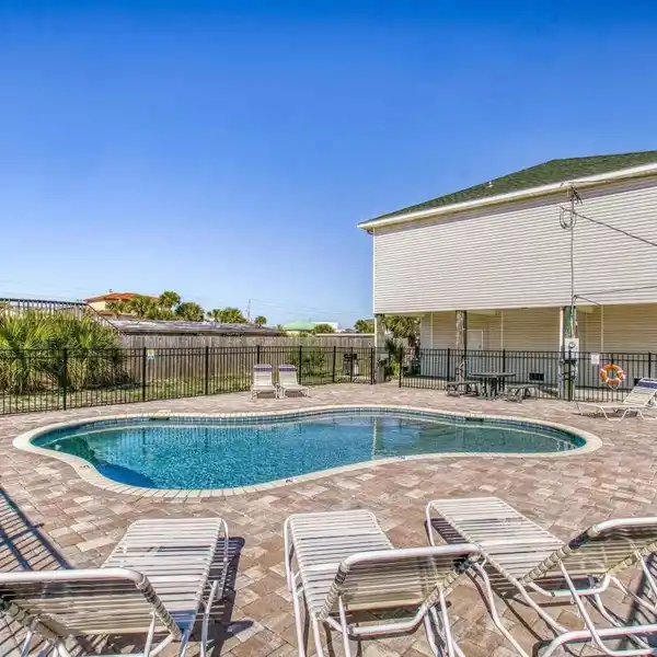 SPACIOUS BEACH HOME IN CONVENIENT LOCATION