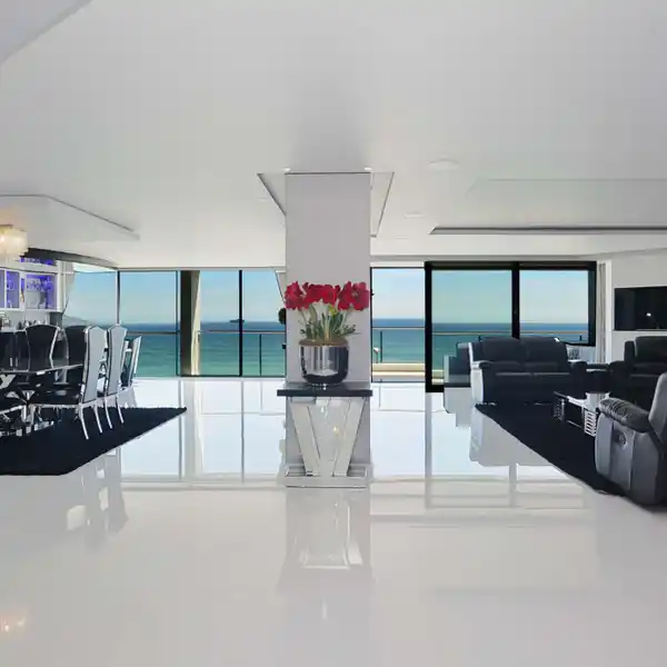 BREATHTAKING VIEWS FROM YOUR BLOUBERG PENTHOUSE PARADISE