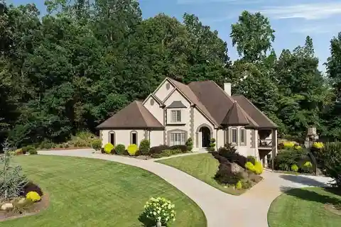 Renovated Estate Steps from Golf and Spa