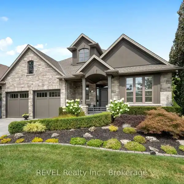 CHARMING ST. DAVID’S BUNGALOW WITH TIMELESS ELEGANCE