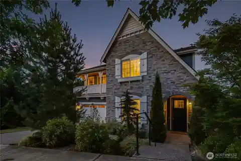 Exceptional Luxury Home in the Heart of Redmond