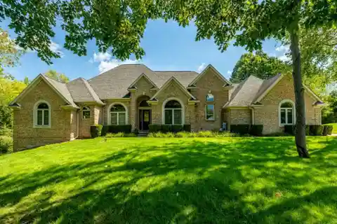 Woodlore Retreat with Poolside Serenity