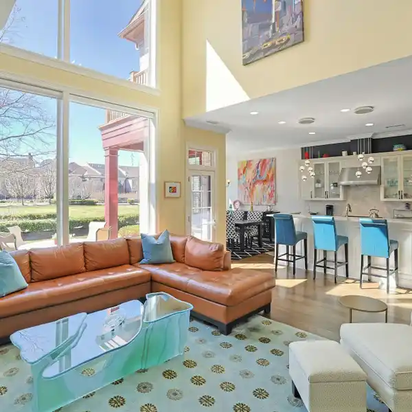 RARE CARRIAGE HOUSE IN HUDSON HARBOR