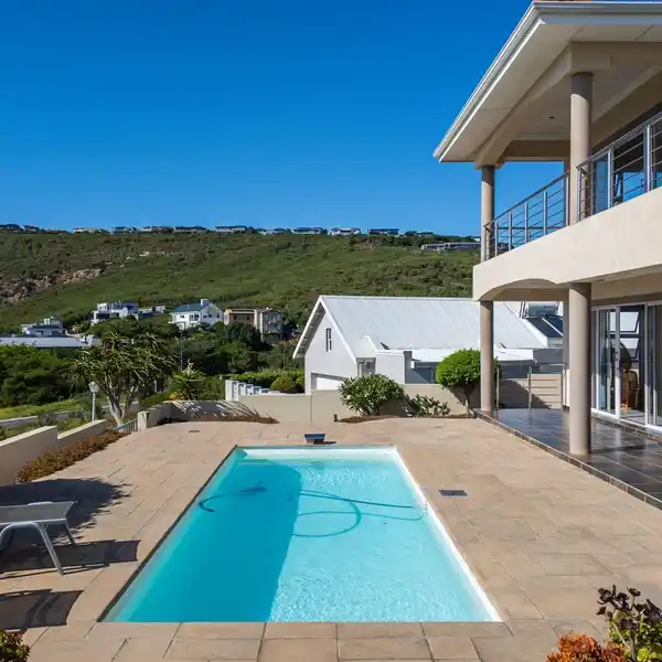 PRIME LOCATION AND SEA VIEWS