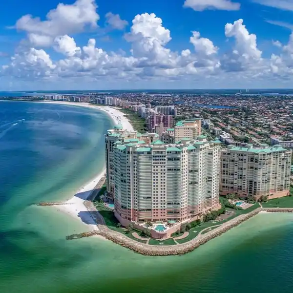 FLORIDA RESORT-STYLE LIVING IN A TROPICAL PARADISE