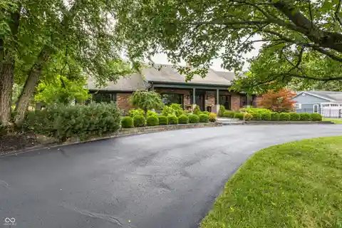Private Sanctuary with Carriage House