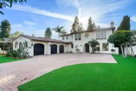 Timeless Mediterranean Charm in Prestigious Amestoy Estates