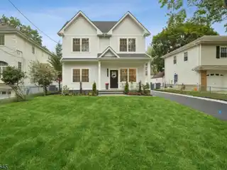 Spacious Modern Home in Quiet Neighborhood
